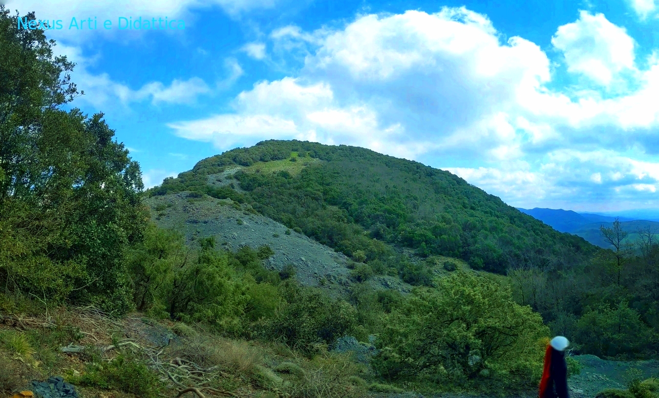 image: LuMaC VII, sentiero e monte vaso